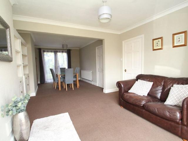 3 bedroom semi detached house to rent