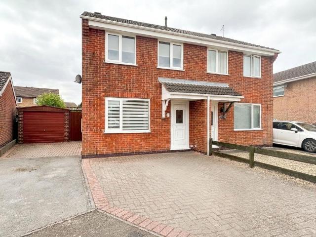 3 bedroom semi detached house to rent