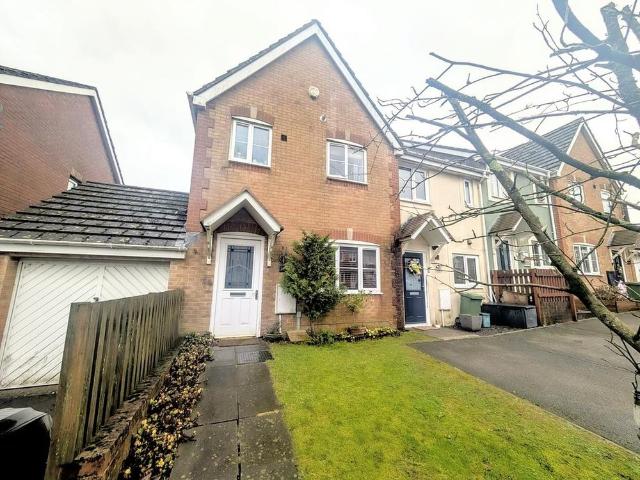 3 bedroom semi detached house to rent