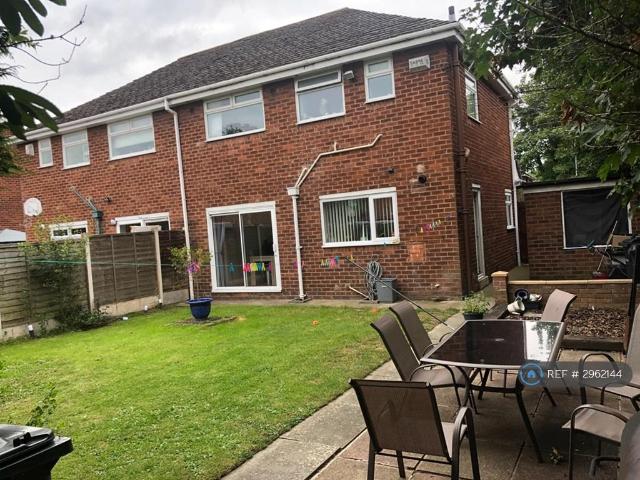 3 bedroom semi detached house to rent
