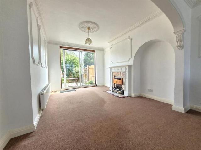 3 bedroom semi detached house to rent