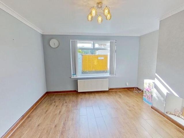 3 bedroom semi detached house to rent