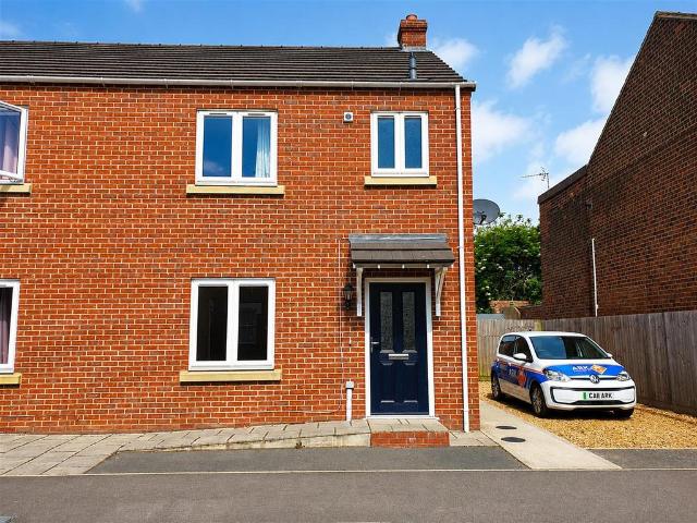 3 bedroom semi detached house to rent
