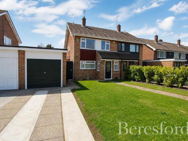 3 bedroom semi detached house to rent
