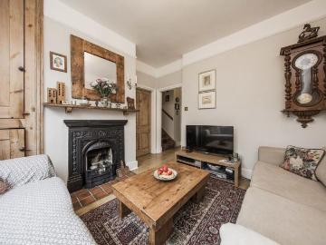 3 bedroom semi detached house to rent