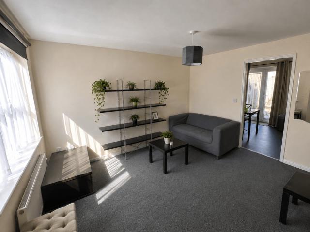 3 bedroom semi detached house to rent