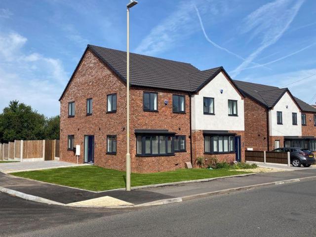 3 bedroom semi detached house to rent