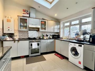 3 bedroom semi detached house to rent