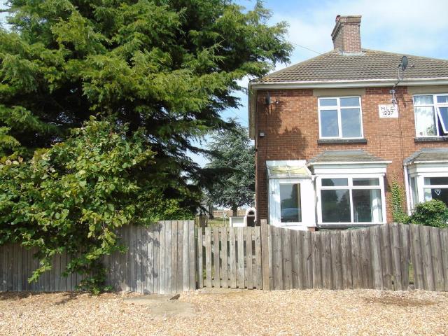 3 bedroom semi detached house to rent
