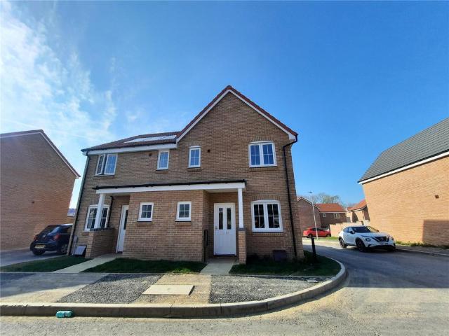3 bedroom semi detached house to rent