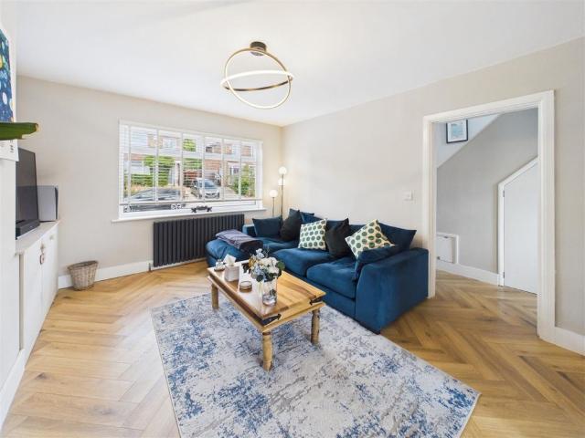 3 bedroom Semi detached house to rent