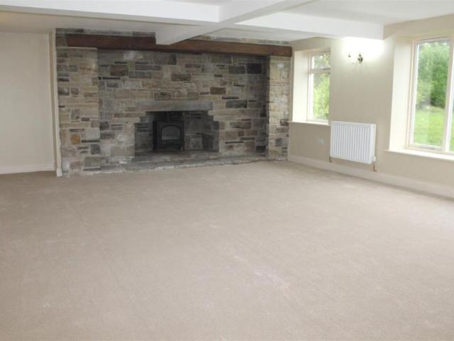 3 bedroom semi detached house to rent