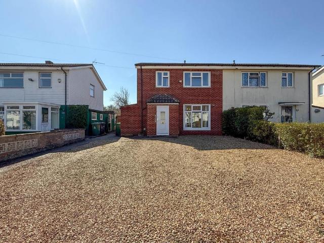 3 bedroom semi detached house to rent