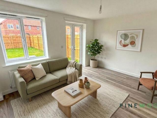 3 bedroom semi detached house to rent