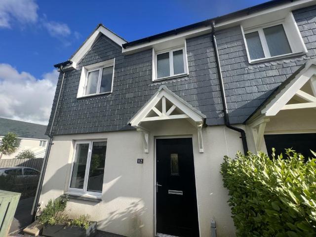 3 bedroom semi detached house to rent