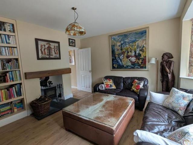 3 bedroom semi detached house to rent