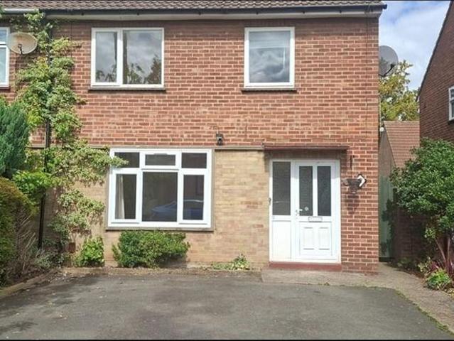 3 bedroom semi detached house to rent