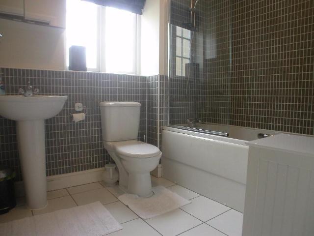 3 bedroom semi detached house to rent