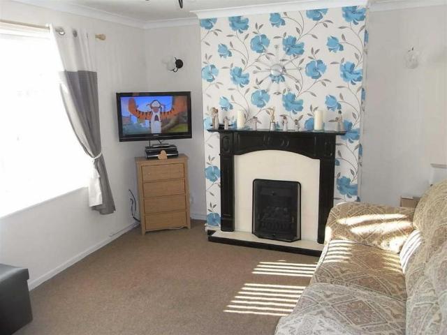 3 bedroom semi detached house to rent