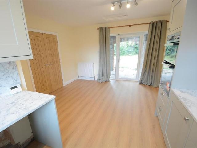 3 bedroom semi detached house to rent