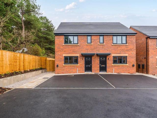 3 bedroom semi detached house to rent