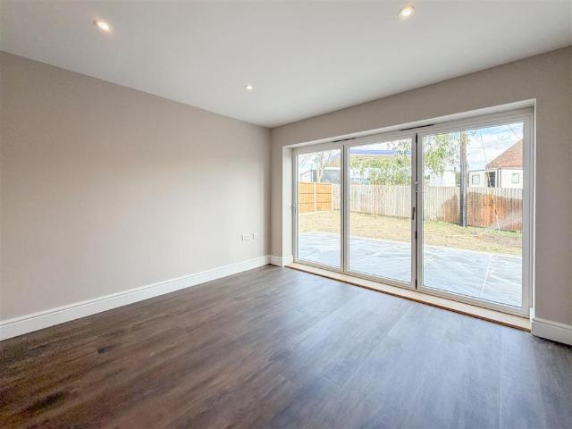 3 bedroom detached house to rent