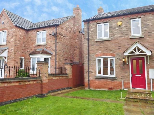 3 bedroom semi detached house to rent