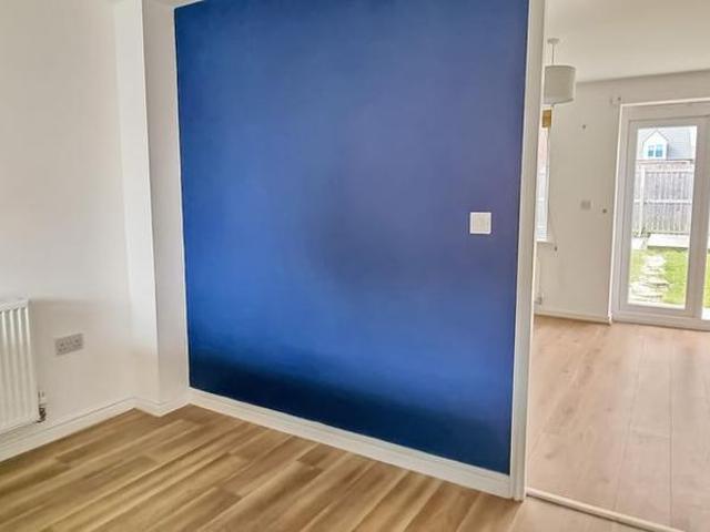 3 bedroom semi detached house to rent