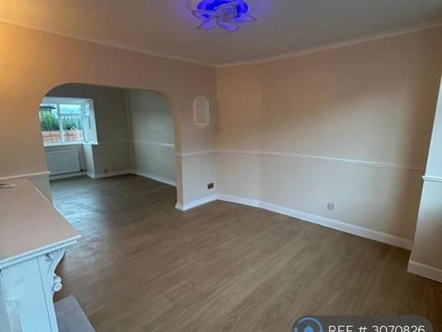 3 bedroom semi detached house to rent