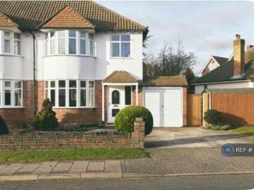 3 bedroom semi detached house to rent