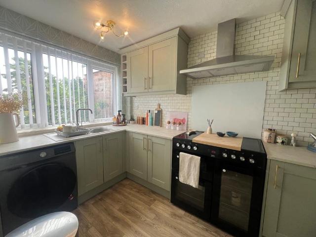 3 bedroom semi detached house to rent