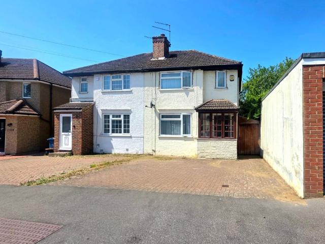 3 bedroom semi detached house to rent