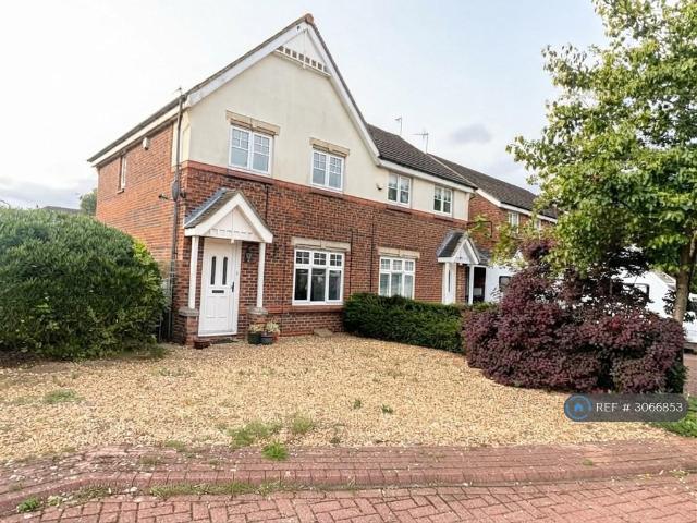 3 bedroom semi detached house to rent