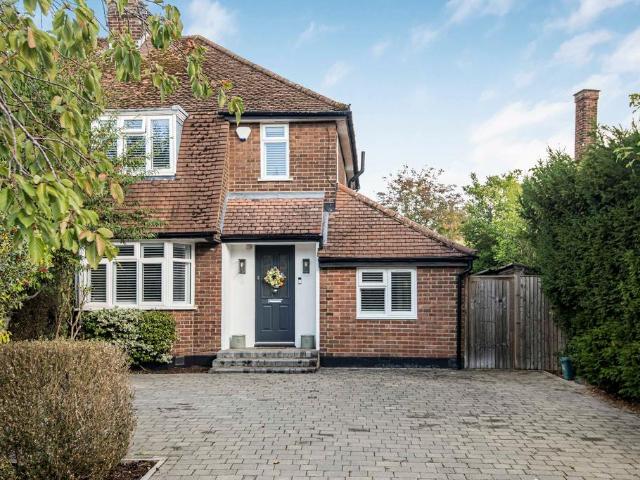 3 bedroom semi detached house to rent