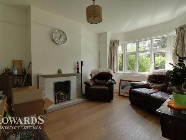 3 bedroom semi detached house to rent