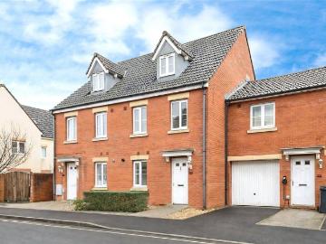 3 bedroom semi detached house to rent