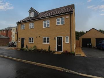 3 bedroom semi detached house to rent