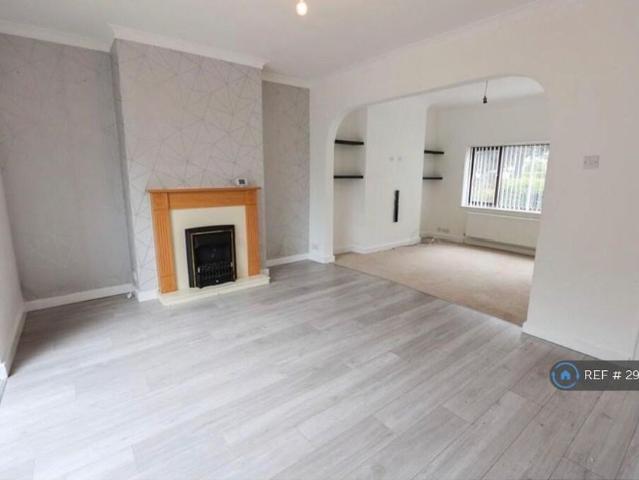 3 bedroom semi detached house to rent