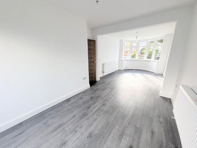 3 bedroom semi detached house to rent