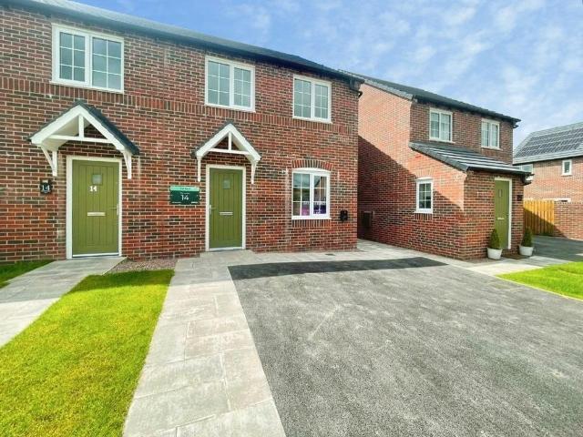 3 bedroom semi detached house to rent