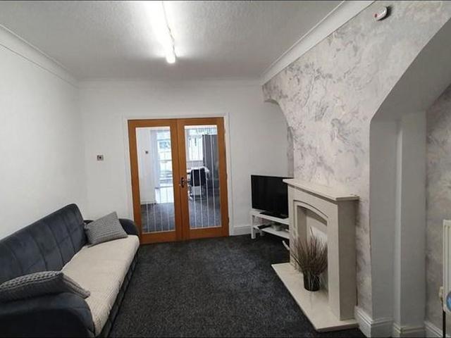 3 bedroom semi detached house to rent