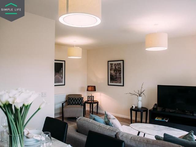 3 bedroom semi detached house to rent