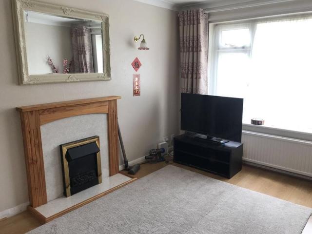 3 bedroom semi detached house to rent