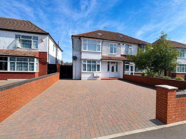 3 bedroom semi detached house to rent