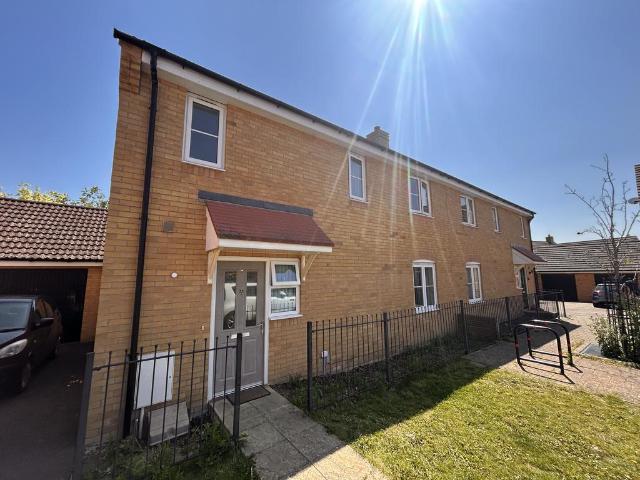 3 bedroom semi detached house to rent