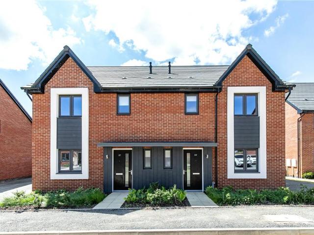 3 bedroom semi detached house to rent