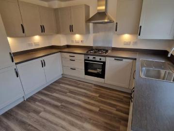 3 bedroom semi detached house to rent