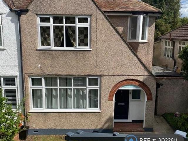 3 bedroom semi detached house to rent