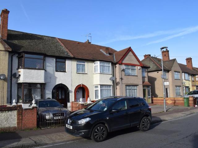 3 bedroom semi detached house to rent