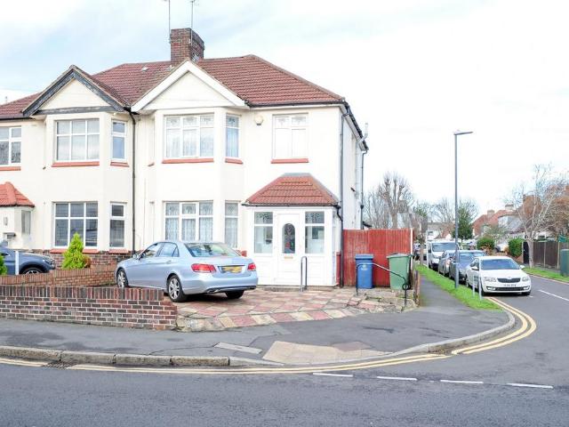 3 bedroom semi detached house to rent